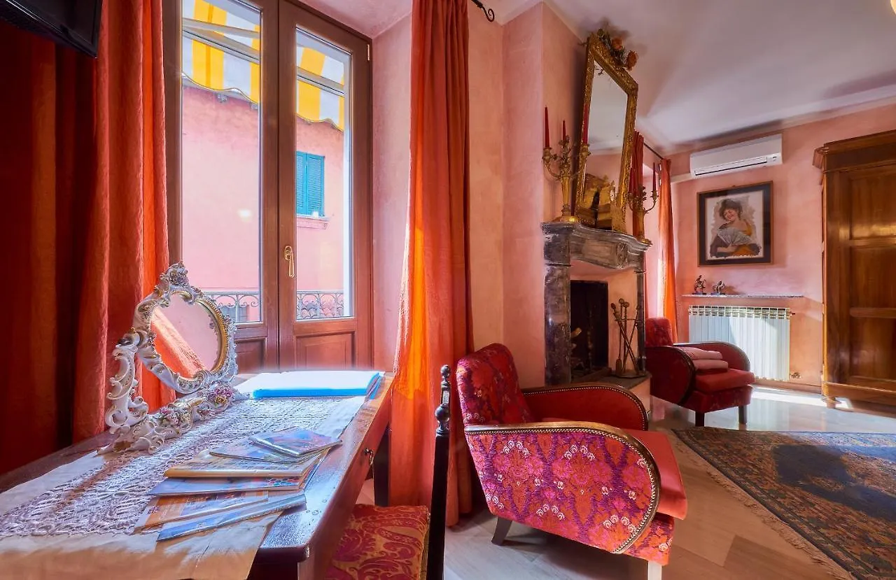 B&B - Foresteria - Frontelago Lake Como 만델로델라리오 2*,  이탈리아