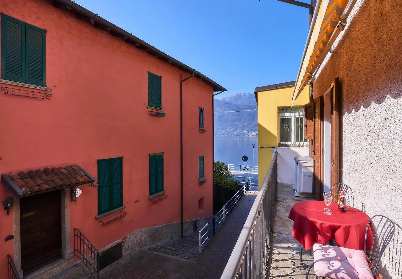 B&B - Foresteria - Frontelago Lake Como 만델로델라리오 2*,  이탈리아