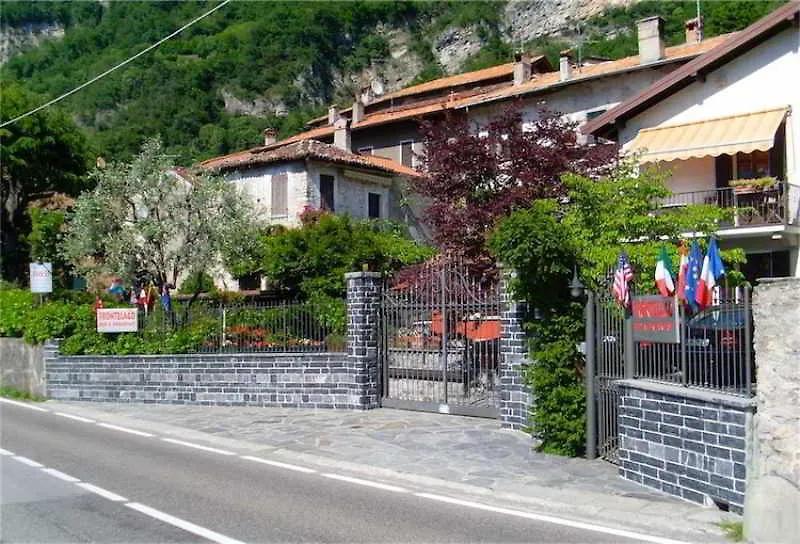 B&B - Foresteria - Frontelago Lake Como 만델로델라리오 2*,  이탈리아
