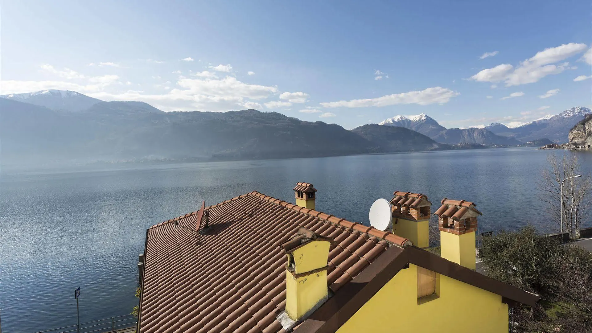 **  B&B - Foresteria - Frontelago Lake Como 만델로델라리오 이탈리아